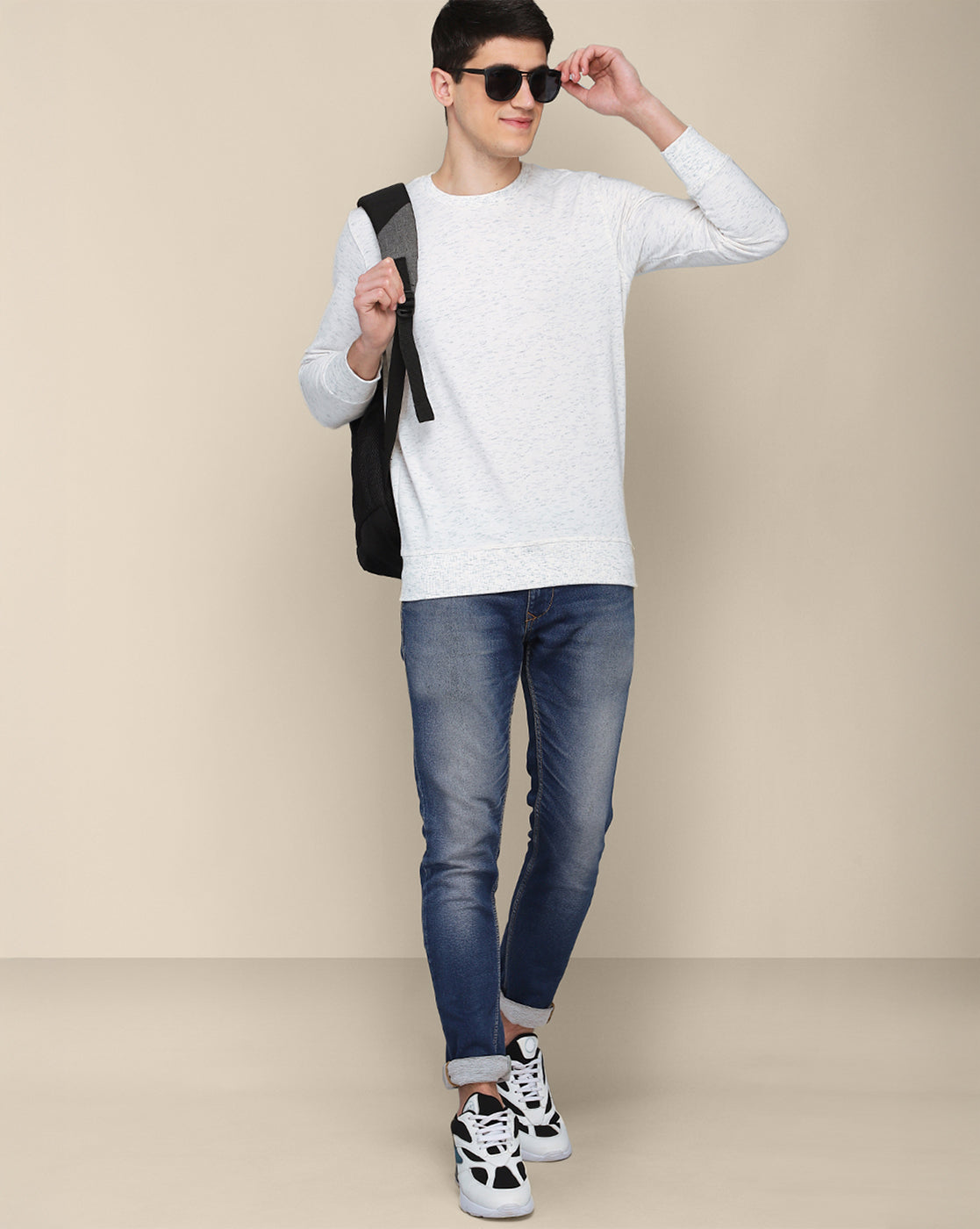 Men White Regular Fit Sweatshirt