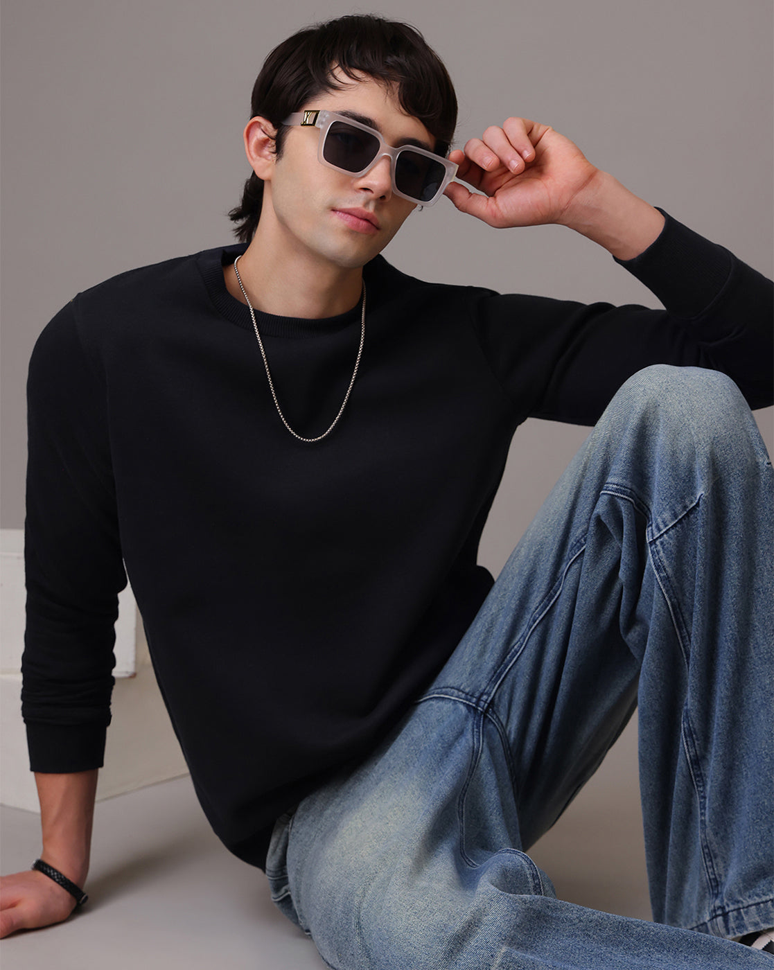Men Navy Blue Regular Fit Sweatshirt